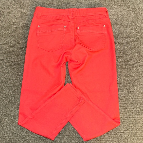 Democracy Jeans - Picture 2 of 7